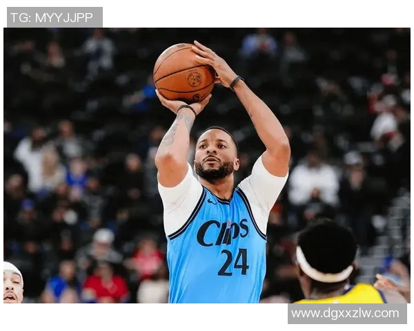 快船与灰熊激战正酣球迷期待精彩对决与精彩瞬间